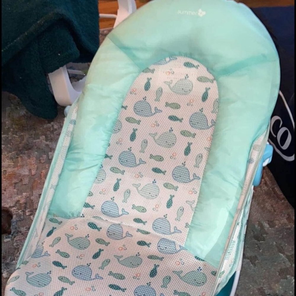 Summer Infant® Extra Large Deluxe Bather- Striped Whales